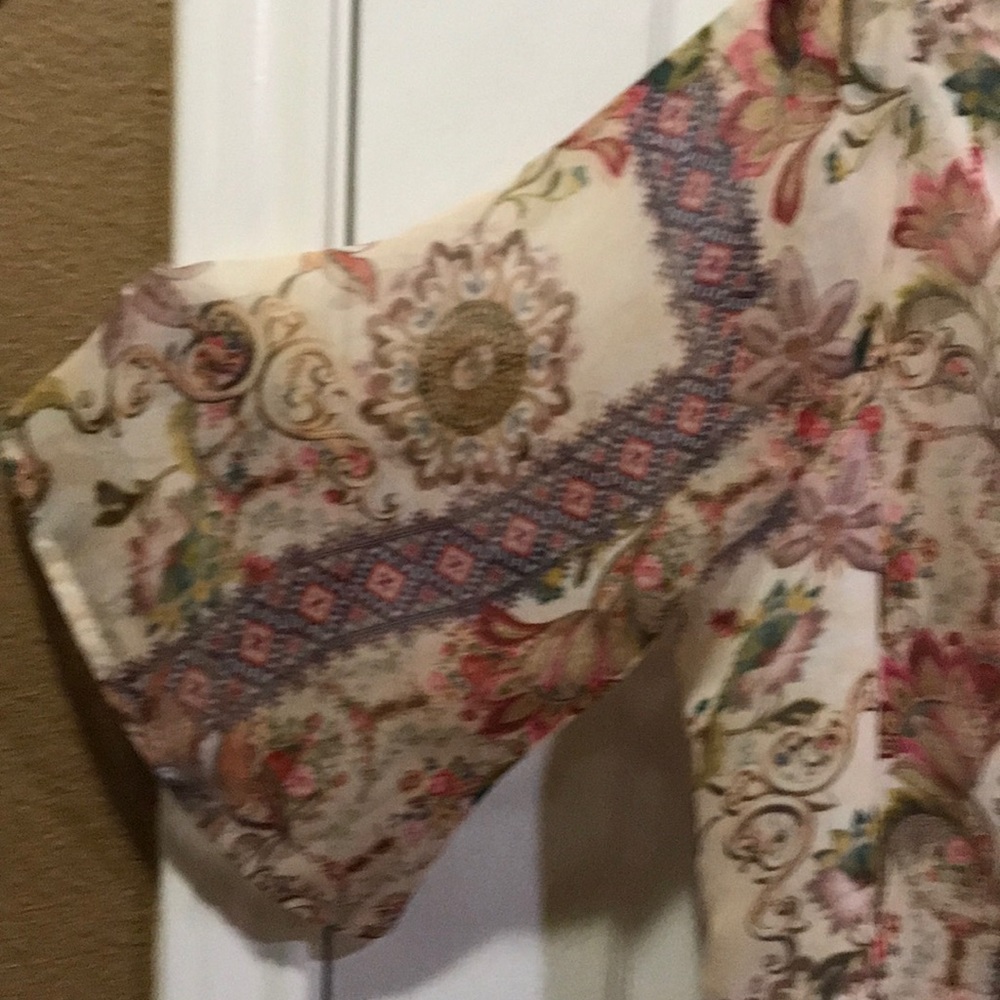 Reba enchanted bloom floral sheer top L. NWT - Picture 7 of 7